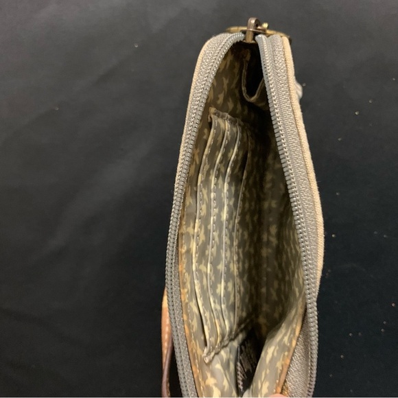 Fossil Blue and Beige Bird Pattern Wristlet - Picture 4 of 4